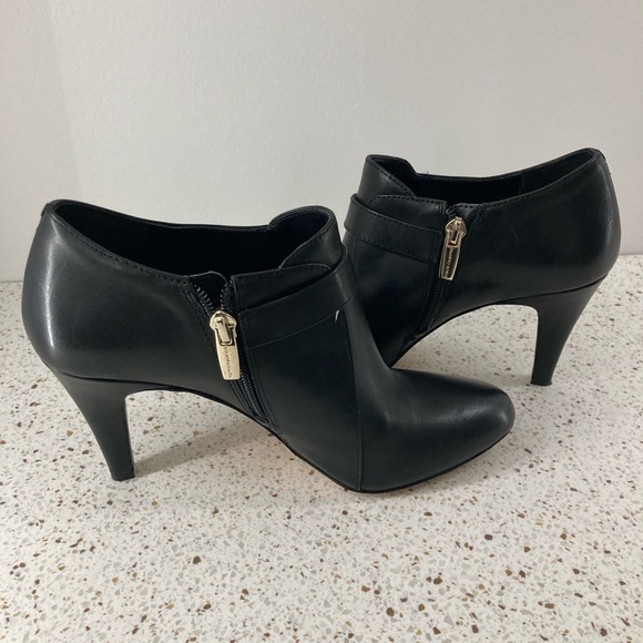 EUC Vince camuto booties - Picture 4 of 5